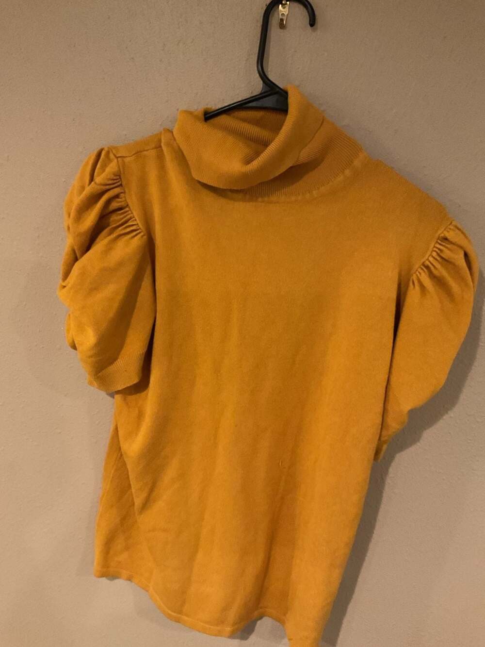 80 Park Mustard Yellow Puff Short Sleeve Turtleneck Sweater Size L